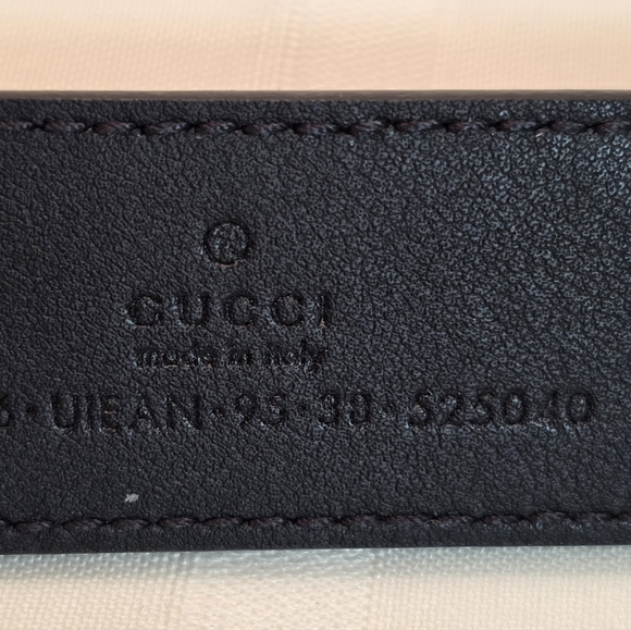 Gucci GG Marmont Black Belt with Bee Print Unisex Size 95. With COA